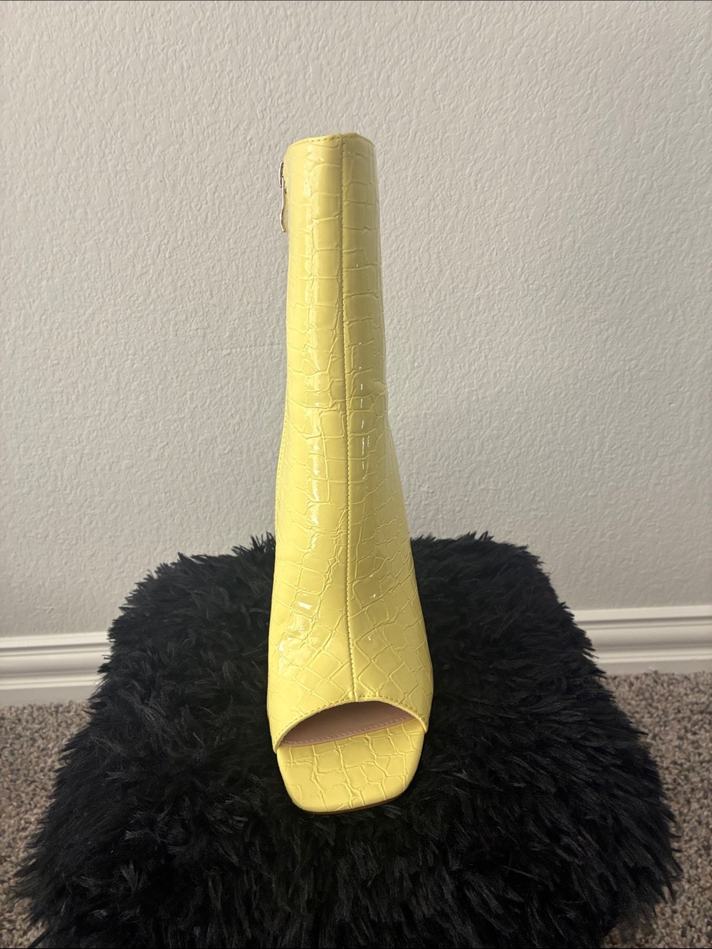 Azalea Wang Yellow Croc-Embossed Stiletto Sock Boot - Picture 4 of 6